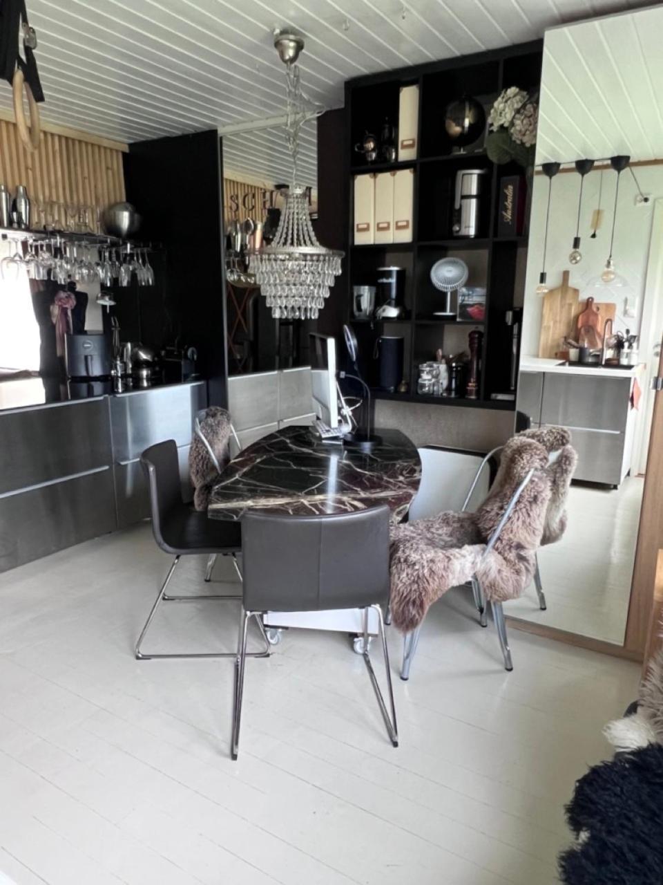 Et Steinkast Unna Tog Og Ferje Terminal, 3 Soverom 2 Bad Apartment Kristiansand