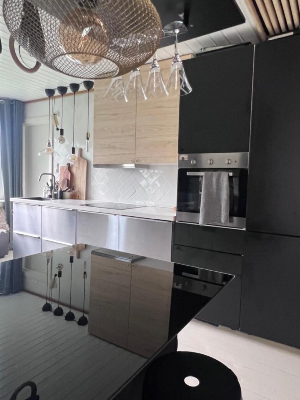 Apartment Et Steinkast Unna Tog Og Ferje Terminal, 3 Soverom 2 Bad *